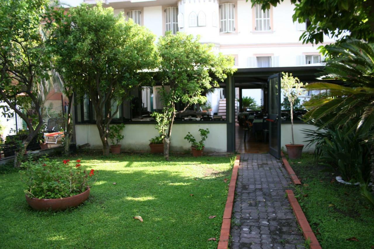 Hotel Rosalia Bordighera Zewnętrze zdjęcie