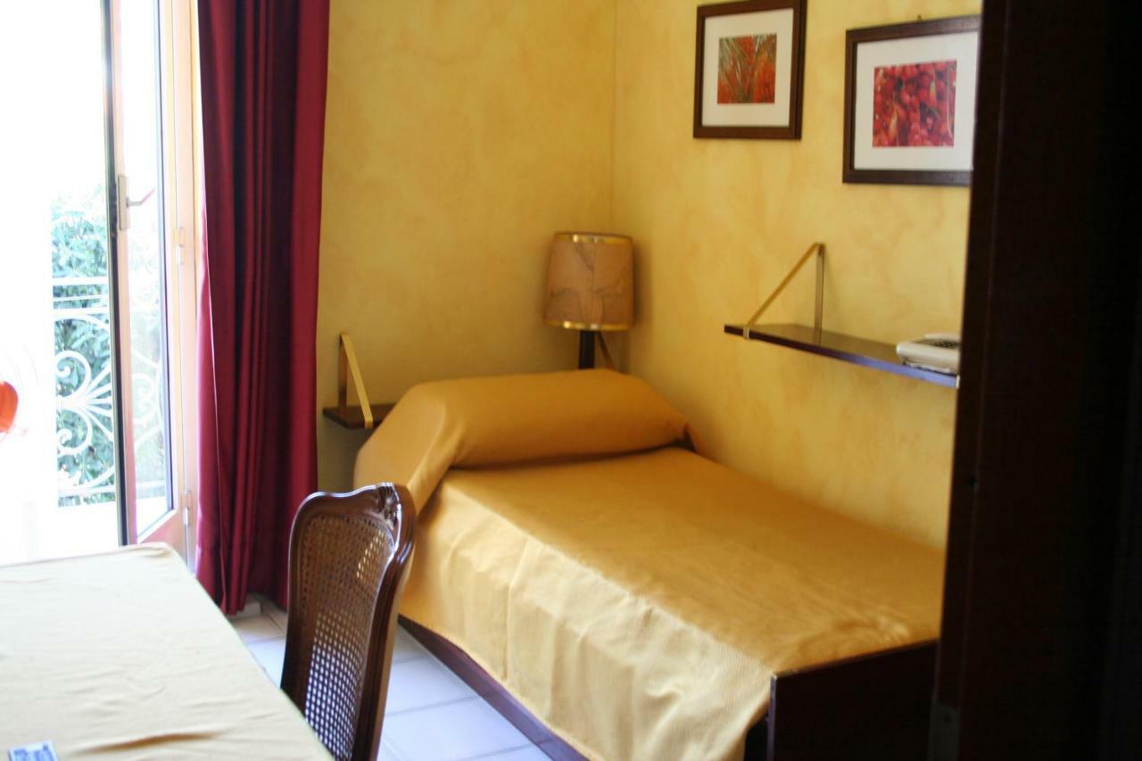 Hotel Rosalia Bordighera Zewnętrze zdjęcie